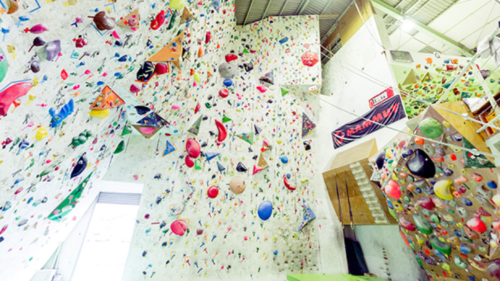 岡山県のクライミング施設「rocks（ロックス） クライミングジム」